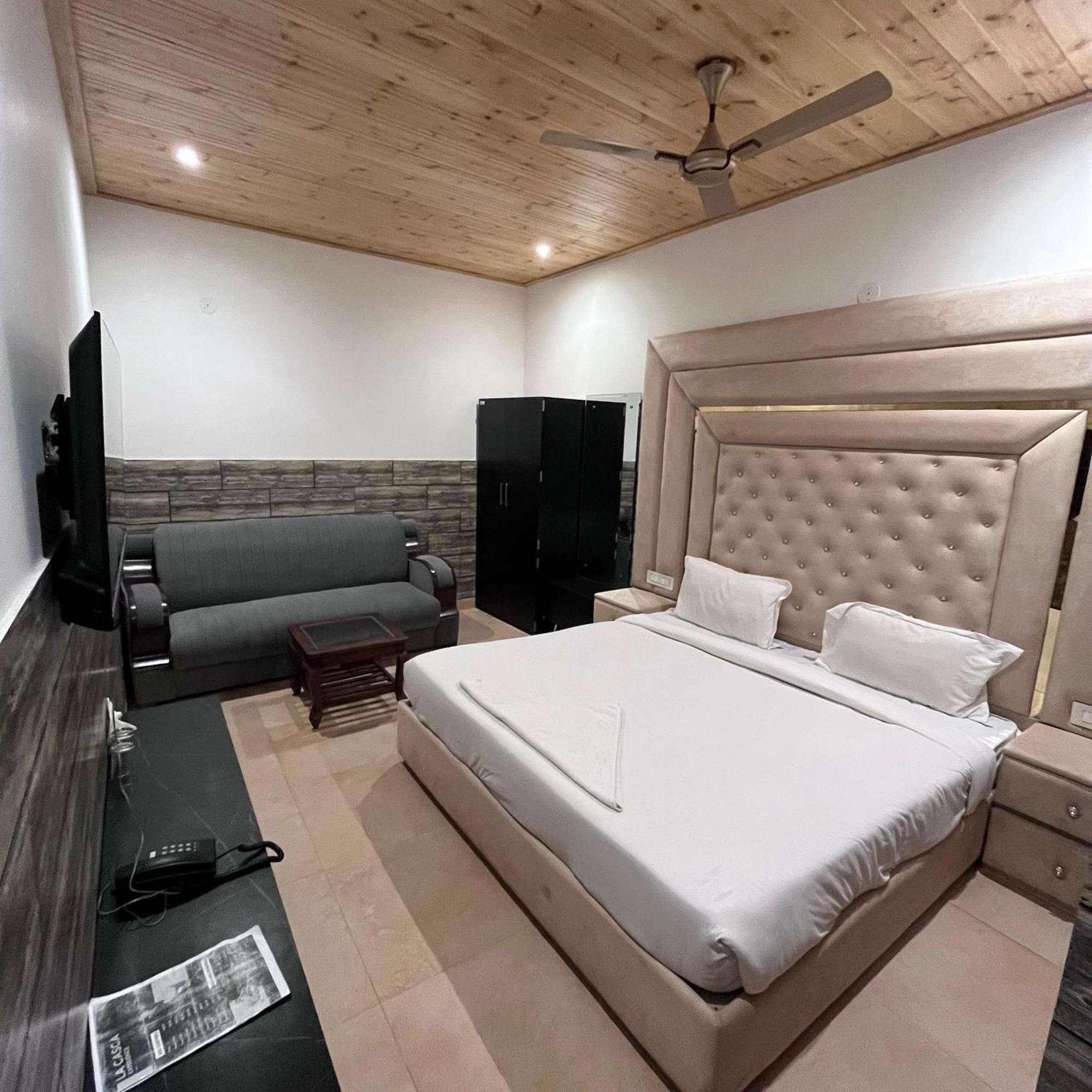 La Casca Experience Hotell Zirakpur Eksteriør bilde