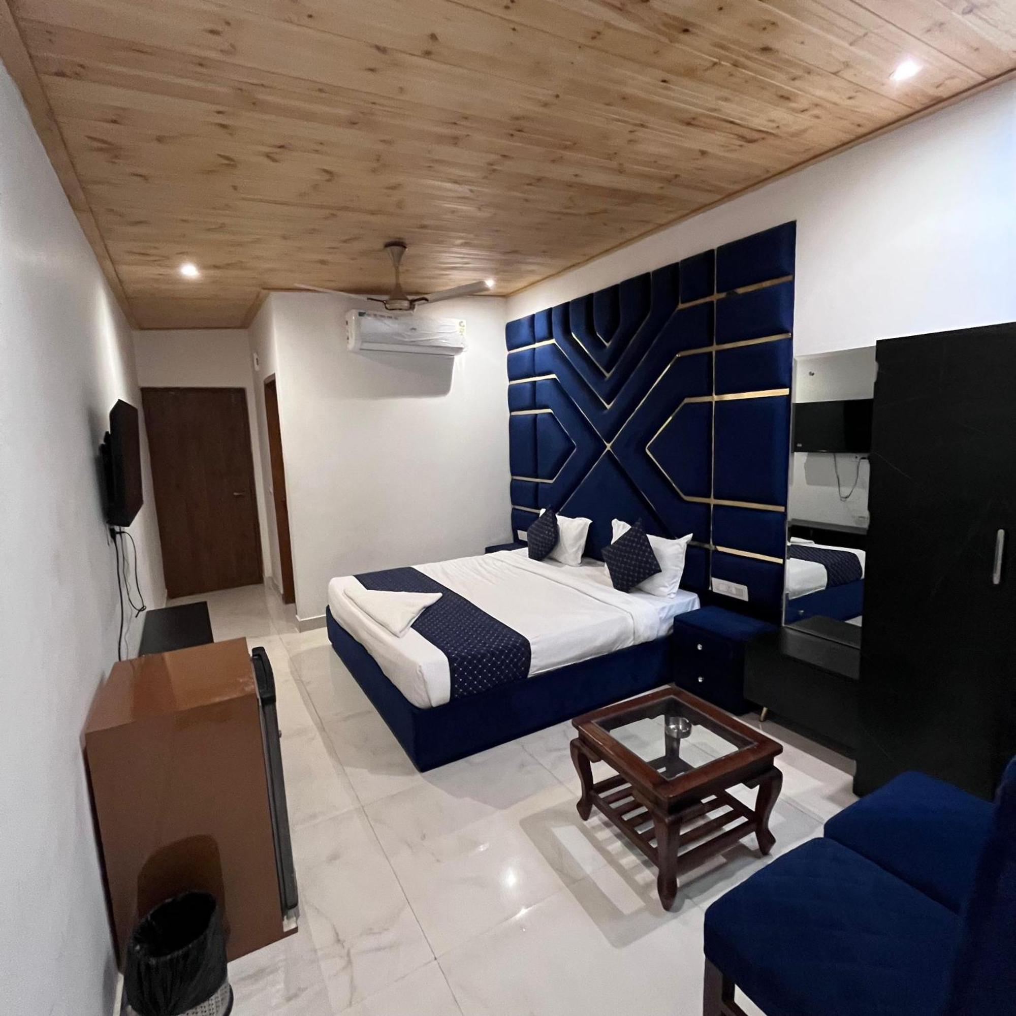 La Casca Experience Hotell Zirakpur Eksteriør bilde