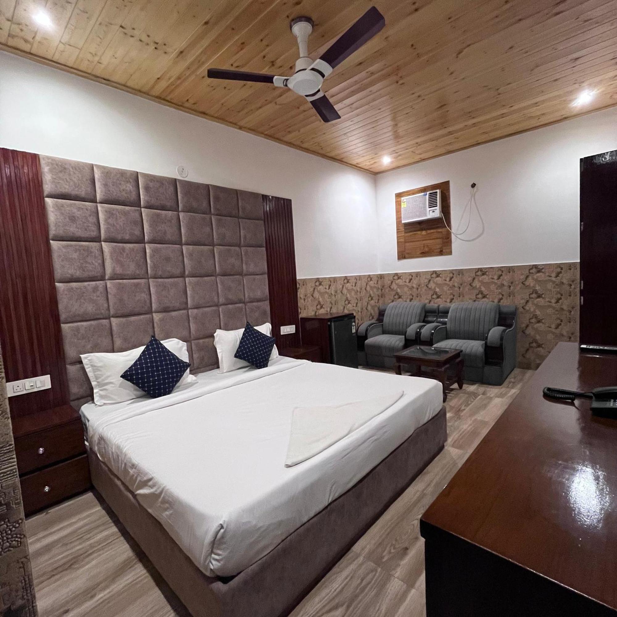 La Casca Experience Hotell Zirakpur Eksteriør bilde